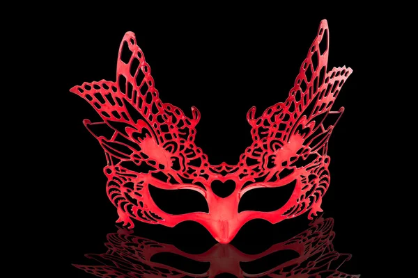Krásný obrázek červeného karnevalové masky — Stock fotografie
