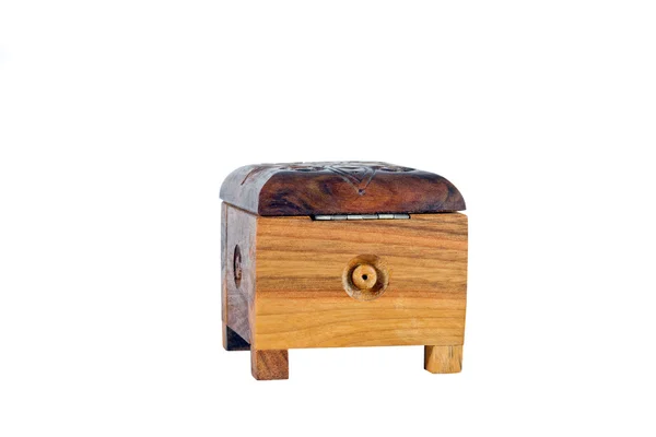 Деревянная коробка для женских украшений и ювелирных изделий — стоковое фото