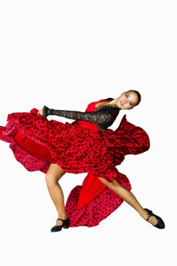 Kırmızı elbiseli bir genç dansçı dansları