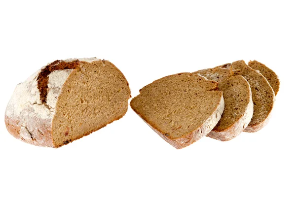 Krájený bochník chleba na bílém pozadí — Stock fotografie