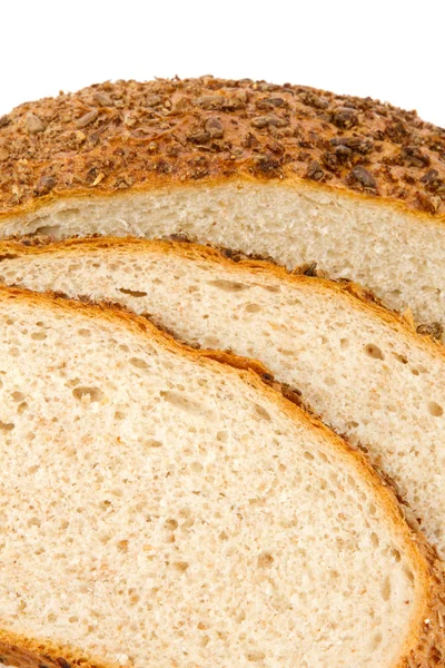 Zelfgebakken brood met sesam en zonnebloem zaden — Stockfoto