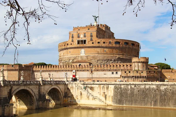 Sant'Angelo Köprüsü ve kale, Roma, İtalya — Stok fotoğraf