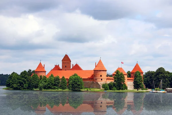 Burg auf der Insel Trakai, Litauen — Stockfoto