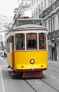 Lizbon eski sarı tramvay