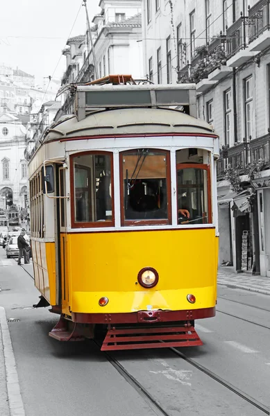 Lizbon eski sarı tramvay