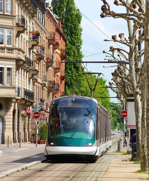 Трамвай в Страсбурге, Франция — стоковое фото