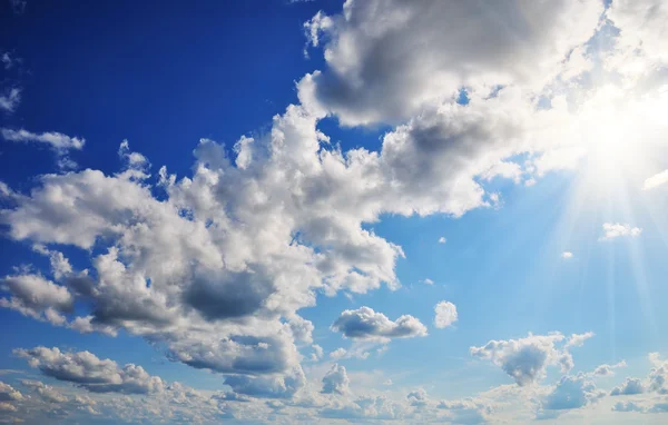 Wolken en zon Stockfoto