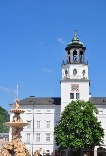 Klockspel tornet av ny bostad i salzburg — Stockfoto