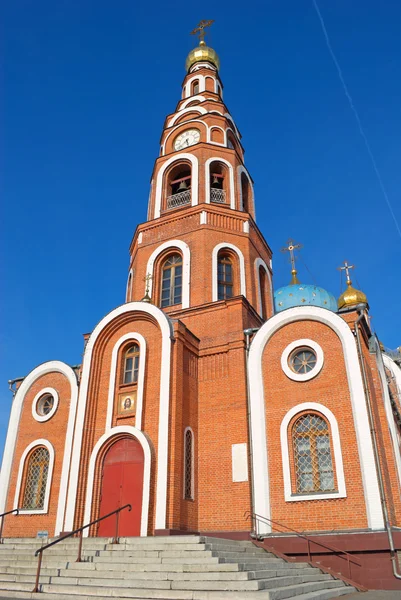 Kathedraal van Sint-vladimir Novotsjeboksarsk, Tsjoevasjië, Rusland. — Stockfoto