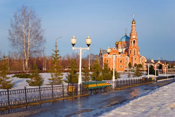 Kathedrale des heiligen Wladimir, novocheboksarsk, chuvashia, russland. — Stockfoto