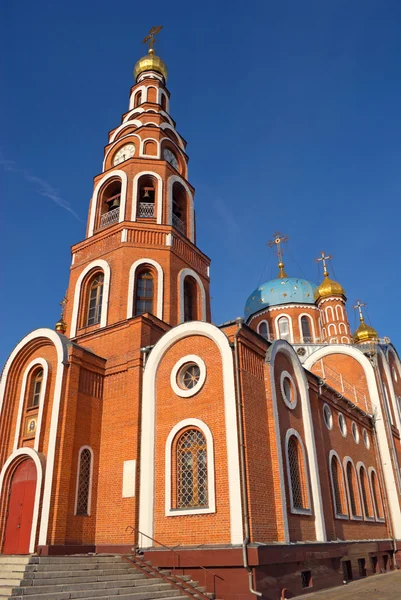Kathedraal van Sint-vladimir Novotsjeboksarsk, Tsjoevasjië, Rusland. — Stockfoto