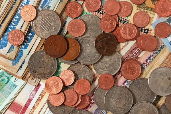 Monedas y billetes . — Foto de Stock