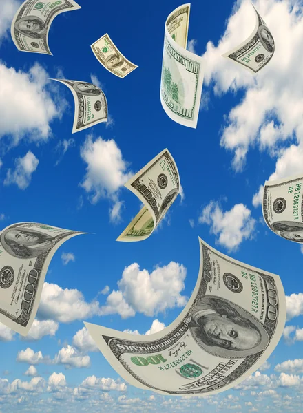 Geld am Himmel, vertikale Komposition. — Stockfoto