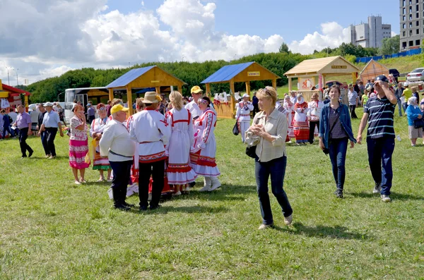 Cheboksary, Ryssland, Tjuvasjiska holiday "akatui" 24.06.2014. — Stockfoto