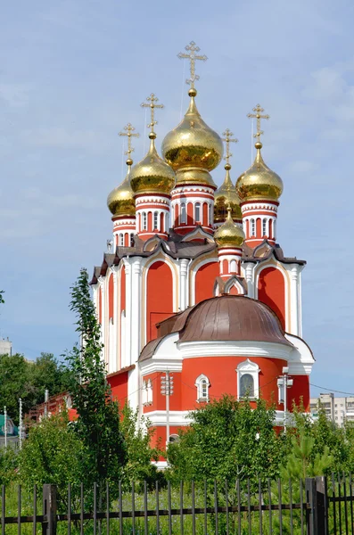 Tempel neue Märtyrer und Beichtväter russisch, tscheboksary. — Stockfoto