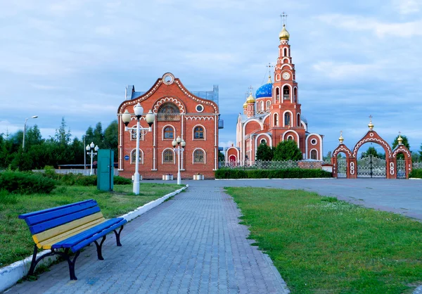 Kathedraal van Sint-vladimir Novotsjeboksarsk. — Stockfoto