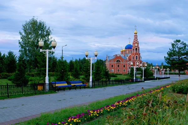 Собор Святого Владимира Новочебоксарска . — стоковое фото