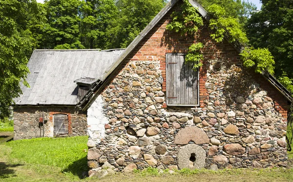 Staré kamenné stodoly — Stock fotografie