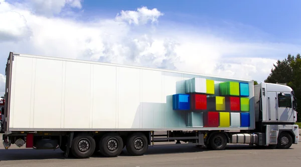 現代の貨物トラック — ストック写真