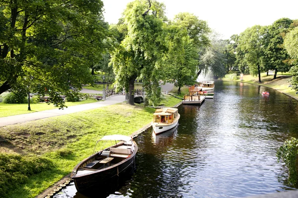 River channel in Riga central city park — Stock Photo, Image