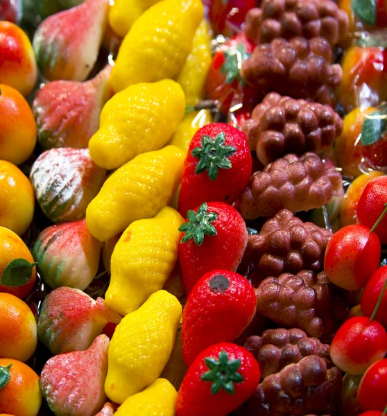Marzipan-Süßigkeiten in den Konditoreien — Stockfoto