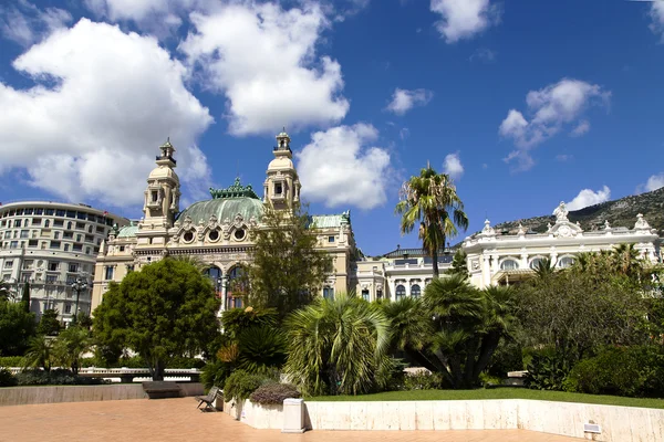 Complejo incluye un Casino y Gran Teatro (Opera ) — Foto de Stock