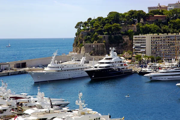 Iates de luxo no porto de Monte Carlo — Fotografia de Stock