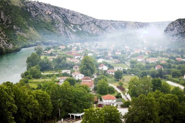 küçük bir kasaba Pocitelj'i üzerinde görüntülemek yukarıdan Bosna-gercegovina