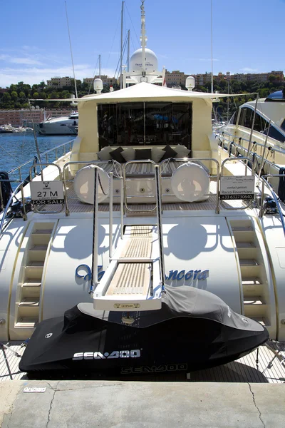 Lujosos yates en el puerto de Montecarlo — Foto de Stock