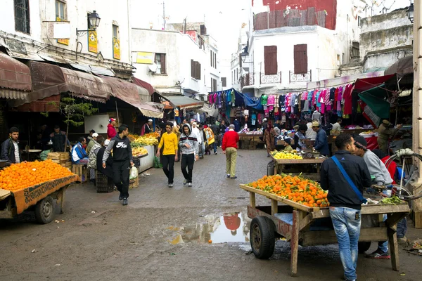 カサブランカの旧いメディナの狭い通りに — ストック写真