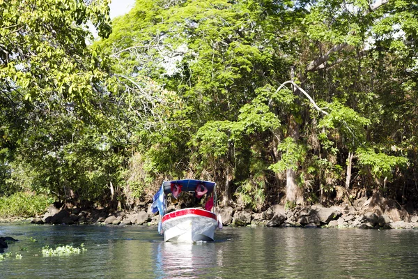 Maravilhosa paisagem da costa do lago Nicarágua — Fotografia de Stock