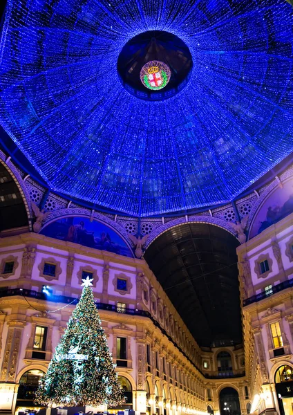 Italia Milano Dicembre 2015 Vista Basso Sulla Cupola Vetro Durante — Foto Stock