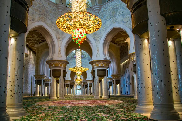 Оаэ Abu Dhabi November 2021 Magnificent Interior Sheikh Zayed Grand — стоковое фото
