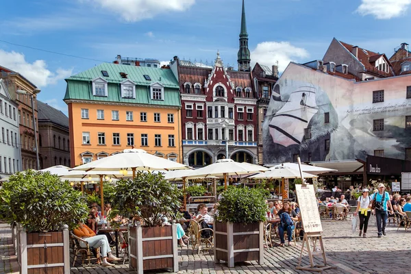 Latvia Riga Julio 2019 Plaza Cúpula Con Terrazas Abiertas Cafés — Foto de Stock