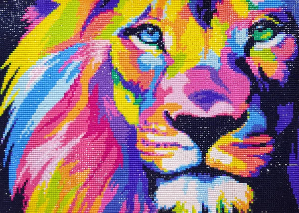 以想象力 创造力和抽象艺术为主题的五彩斑斓的狮子肖像 家里的嗜好眼神接触 — 图库照片