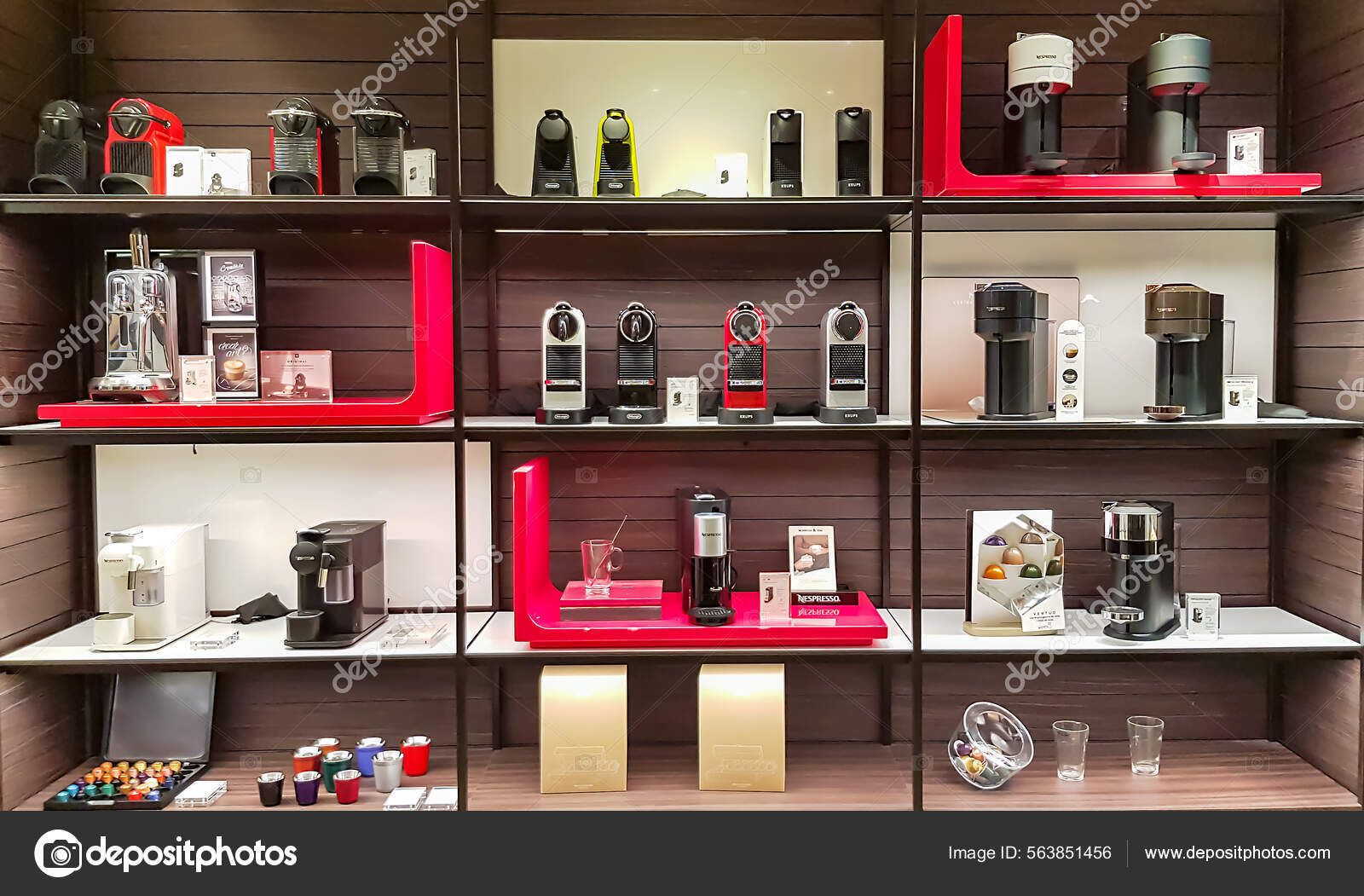 kuffert smag klodset Spain Barcelona March 2022 Nespresso Capsule Coffee Machines Display  Nespresso – Stock Editorial Photo © ursula1964 #563851456