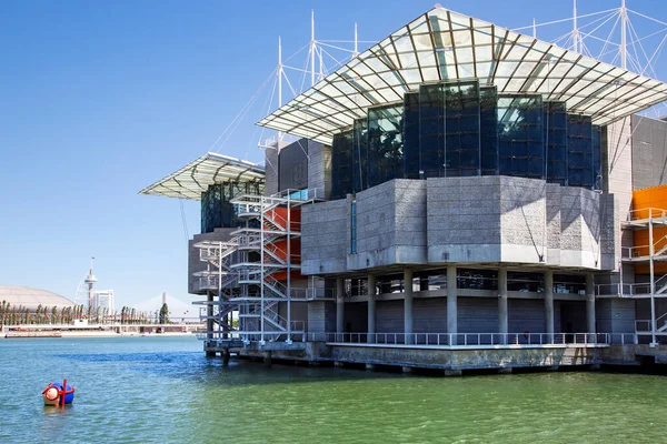 Kilátás Lisszabon Oceanarium Modern Épületére Világ Legnagyobb Sós Vizes Akváriumára — Stock Fotó