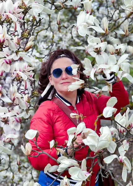 Cute Woman Red Jacket Stands Branches Blooming Magnolia Stellata Royal — Stock Photo, Image