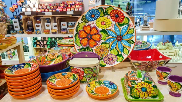 Spain Barcelona March 2022 Shop Ceramic Dishes Souvenirs Equipment Spanish — Stock Photo, Image