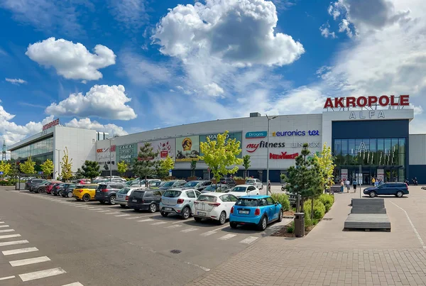 Latvia Riga Mei 2022 Auto Parkeerplaats Met Landschapspark Bij Het — Stockfoto