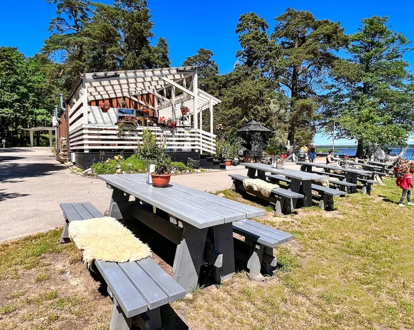 Latvia Riga Juni 2022 Öppen Veranda Ett Sommarcafé Stranden Kisezers — Stockfoto