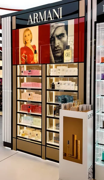 Spanje Barcelona Maart 2022 Boetiek Met Exclusieve Cosmetica Parfum Tentoongesteld — Stockfoto