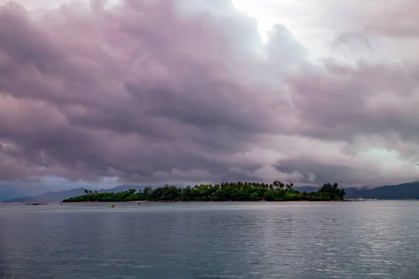Nuvens Chuva Sobre Oceano Pacífico Perto Papeete Island Nuvens Chuva — Fotografia de Stock