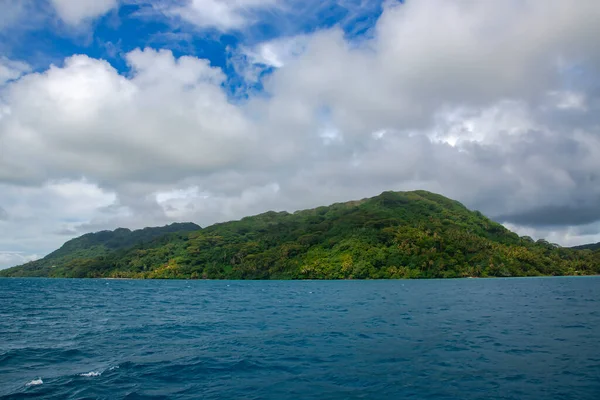 Чудовий Райський Острів Перед Дощем Блакитній Лагуні Підвітряних Островах Французької — стокове фото