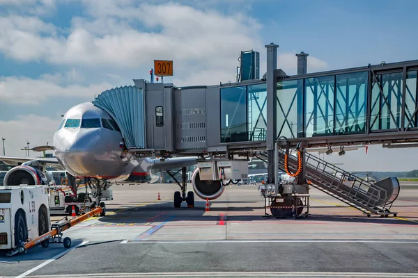 Latvia Riga March 2022 Airplane Connected Gate Sleeve Passenger Loading — ストック写真