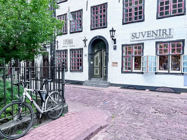 Latvia Riga July 2022 Ancient Gothic Architecture Small Souvenir Shops — Fotografia de Stock