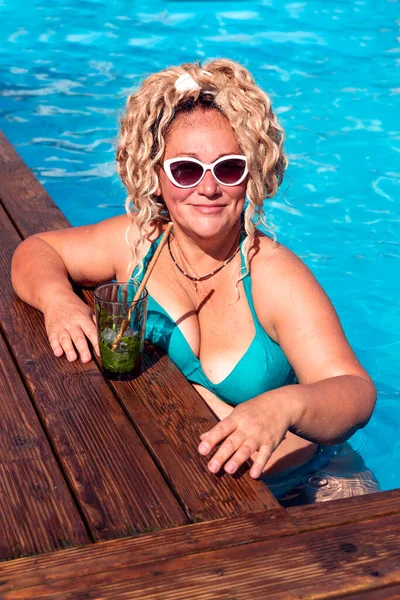 Pretty Woman Curly Blonde Hair Enjoying Relax Pool Jurmala Latvia — Foto de Stock