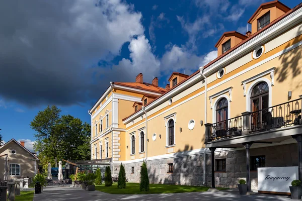 Estonia Viljandi September 2022 Beautiful Yellow Renovation House Red Tiles — Stock Photo, Image