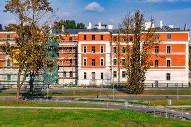 Riga, Kipsala bölgesindeki antik binanın modern kalitede yeniden inşası. Letonya