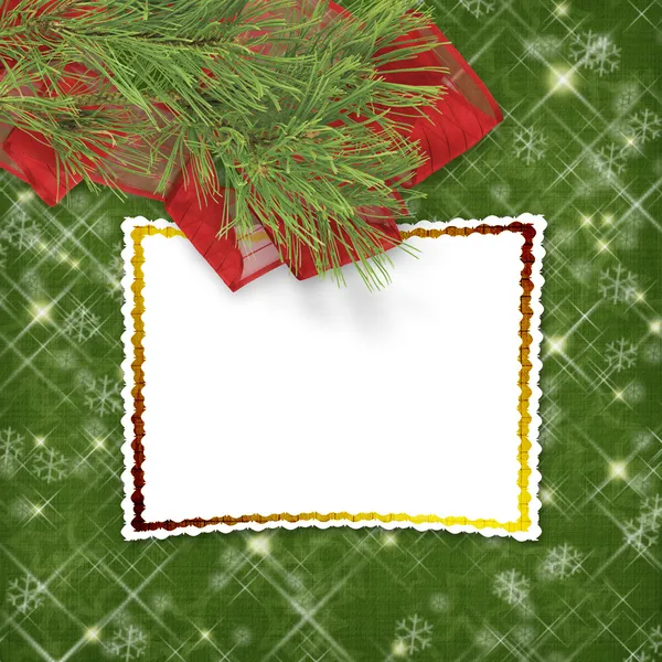 Biglietto di auguri natalizio con abete e cornice sugli abs verdi — Foto Stock